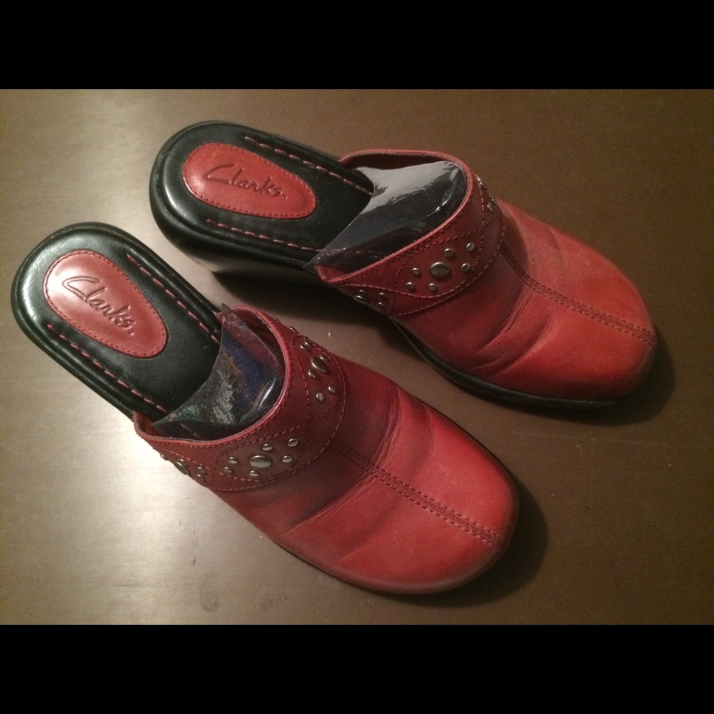 Clark’s clogs